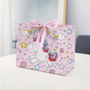 Charming Unicorn Kraft Paper Gift Bag: Premium Quality with Strong Handles - Ideal for Girls' Birthdays, Parties, and Gifts!